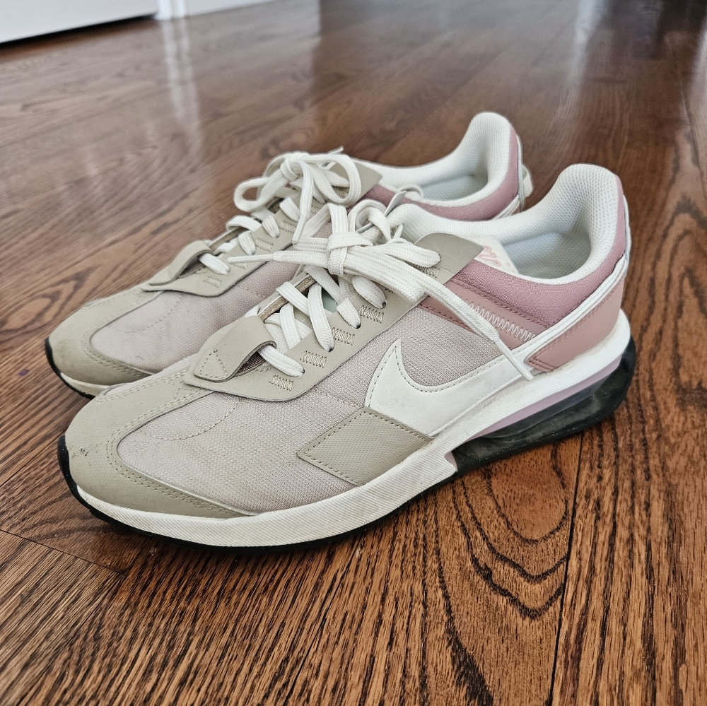 Nike Air Max Size 9.5W